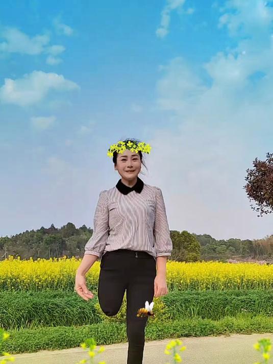 油菜花香,出来感觉新鲜的空气是那么的美好