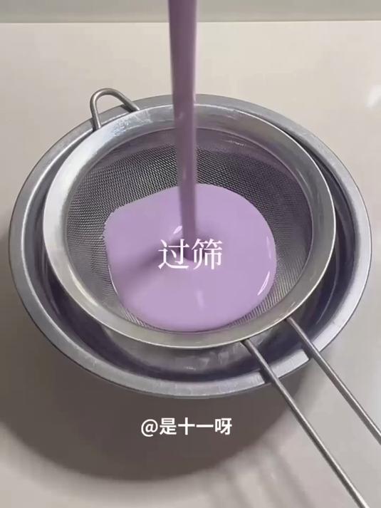 这个配方做的雪媚娘软糯拉丝不粘牙,颜色也很好看