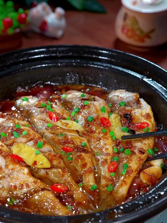 酱椒砂锅焗小黄鱼做法