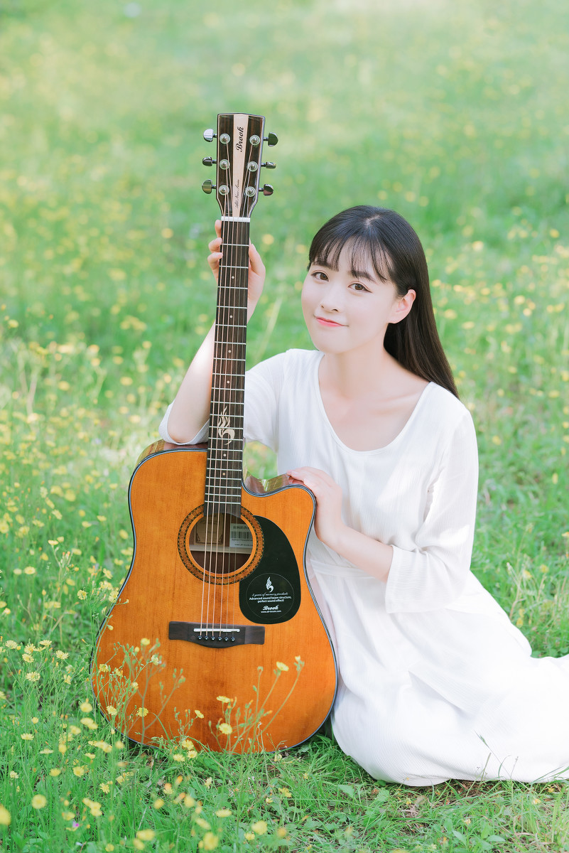 图片[6]-少女的尤克里里-六色网