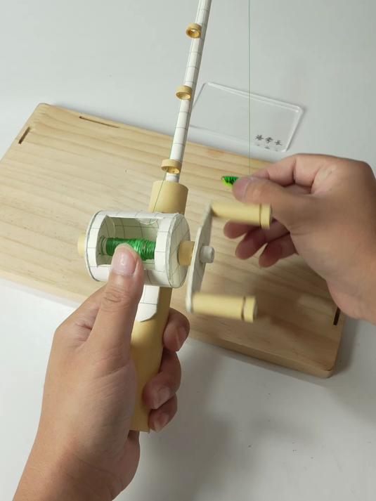 教你用纸做好玩的路亚竿～