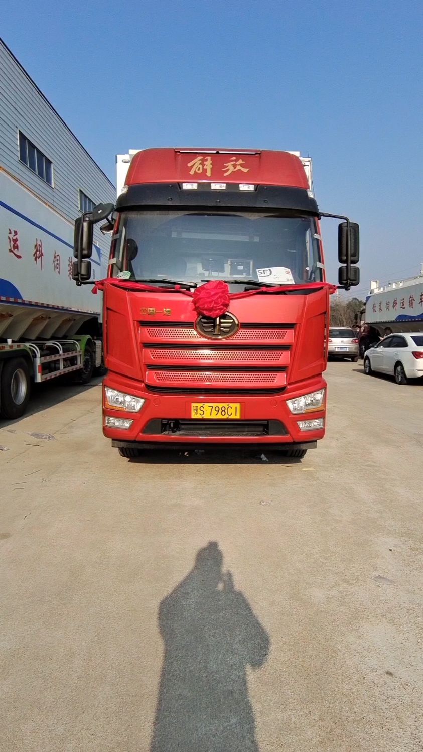 6米8活鱼运输车