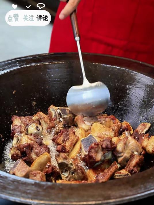 猪骨头烩酸菜，快来学习一下吧