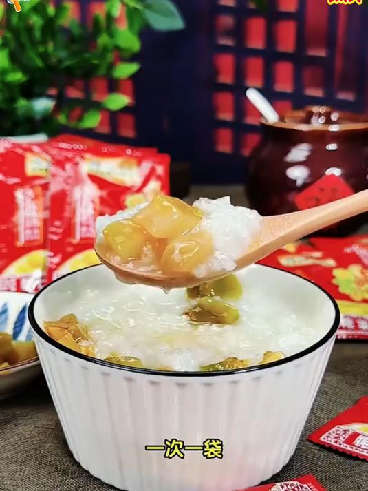 下饭神器乌江榨菜，脆爽入味，吃着超香