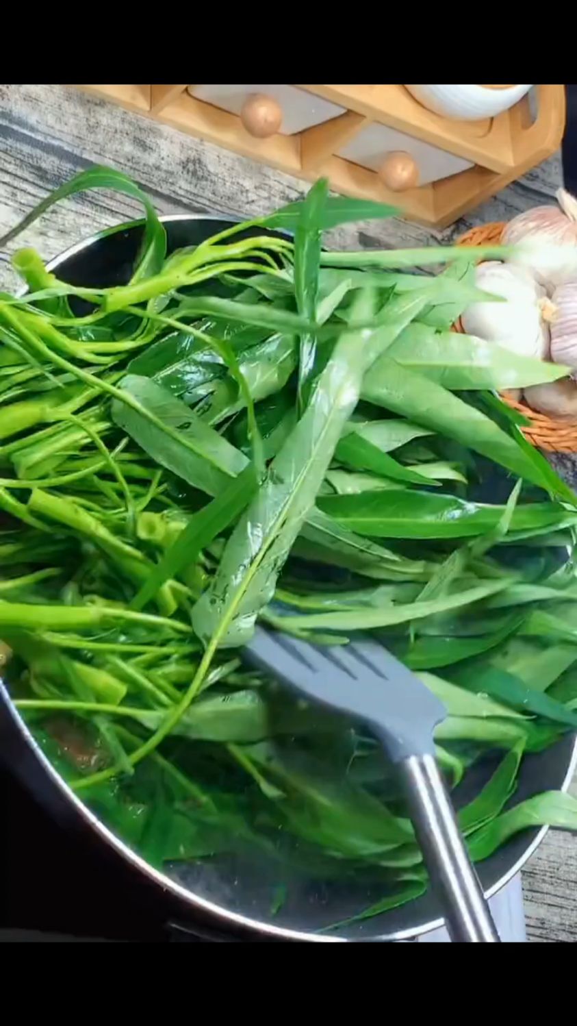 怎样炒好吃又好看的空心菜