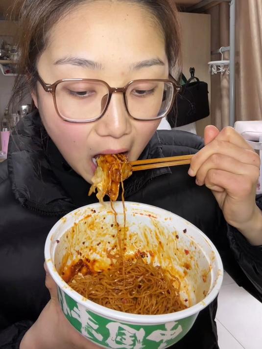 谁懂啊!鲜虾蟹籽云吞面真的超级好吃!