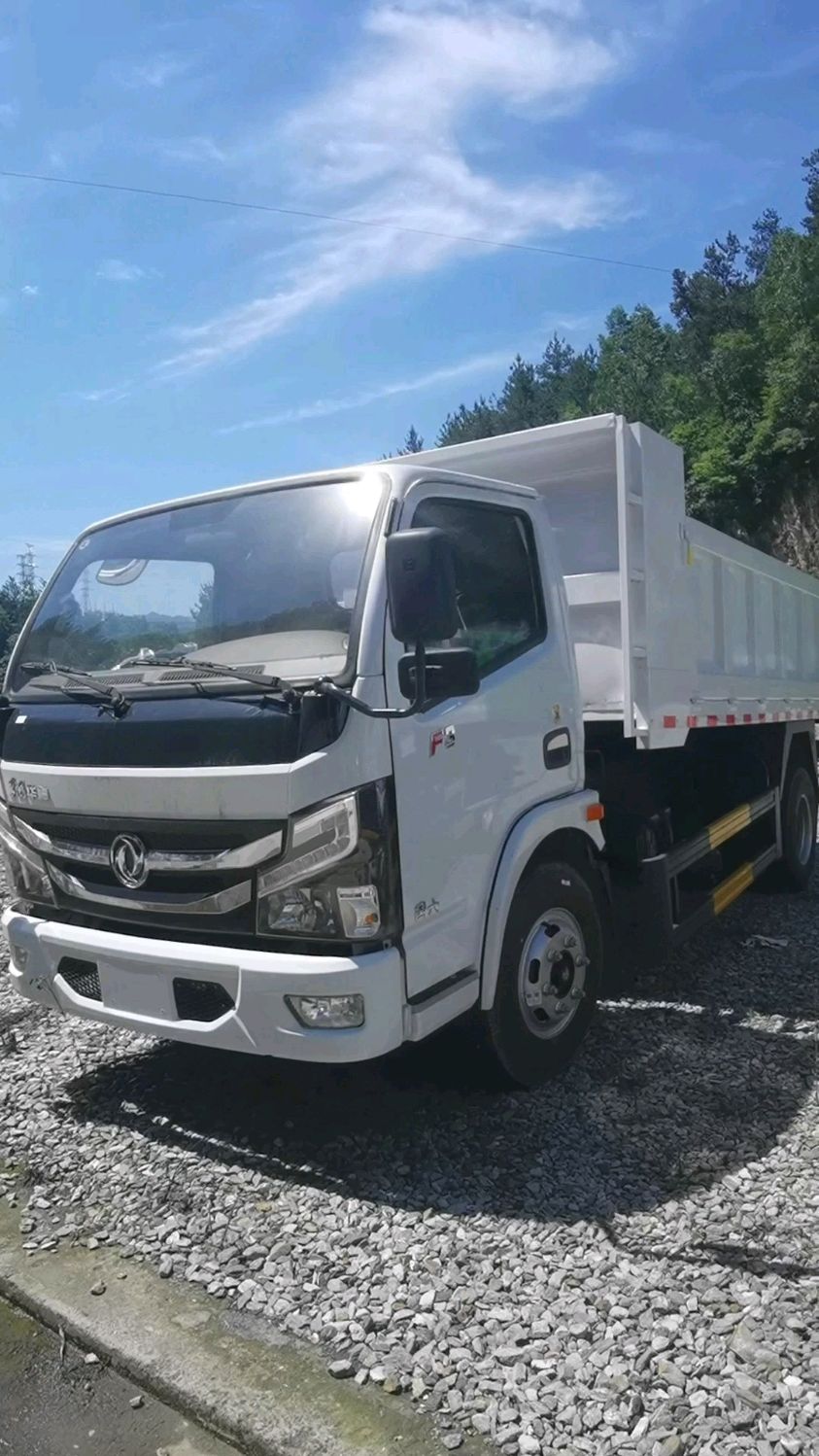 东风华神F3黄牌地下室自卸车,非常适合城市建设垃圾,沙石料,水泥运输