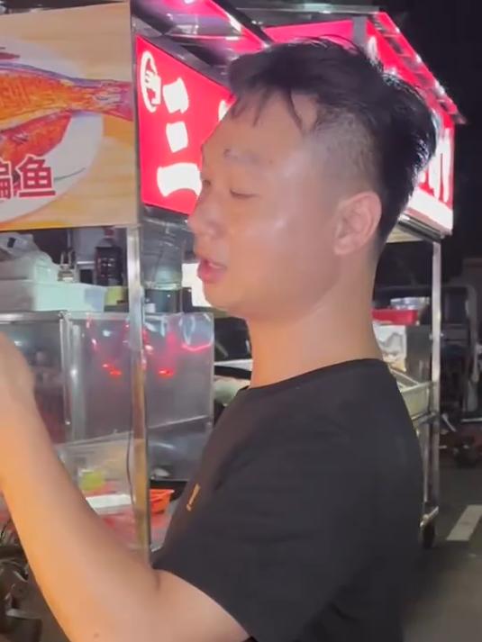 每天点7块的麻辣烫还要我送一串豆腐，你们觉得我做的对吗？