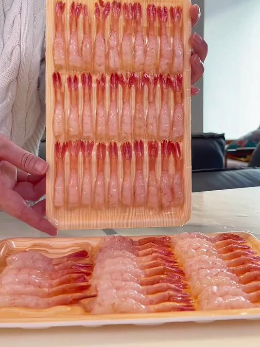 长这么大终于实现北极甜虾自由啦