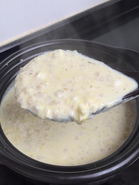 很简单又营养的燕麦鸡蛋牛奶粥