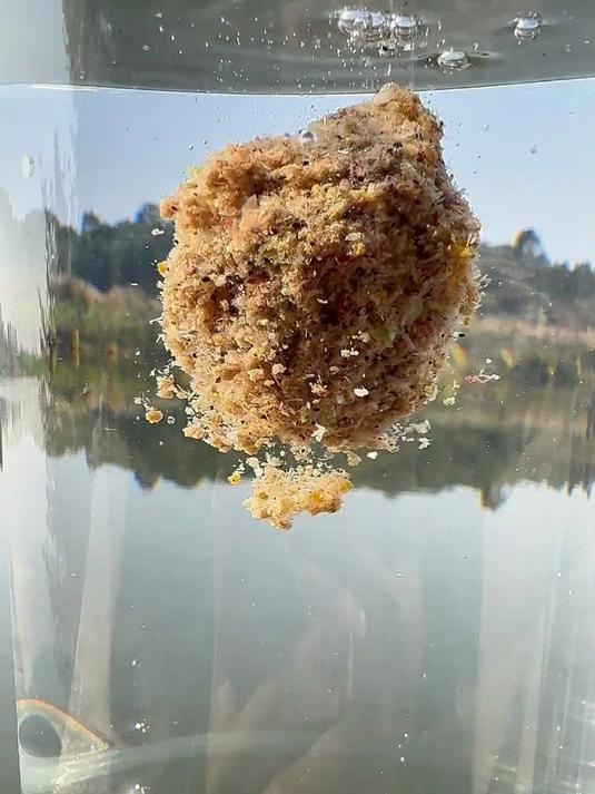 巨鱼霸虾肉粉鱼饵,鲜腥够劲,秋冬野钓爆护神器!