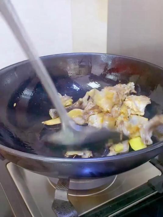 养生大揭秘:鹿茸菇炖鸡汤的神奇作用