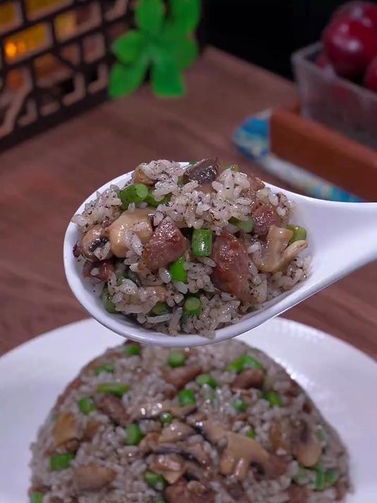 自己在家也能做出西餐厅同款黑松露菌菇炒饭 黑松露牛肉炒饭