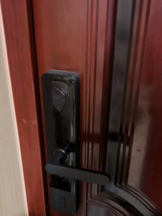 懒得出门 点个外卖晚餐简单对付一下吧~