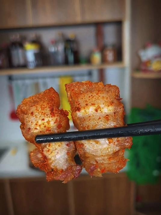 这是最近比较火的孜然五花肉的做法