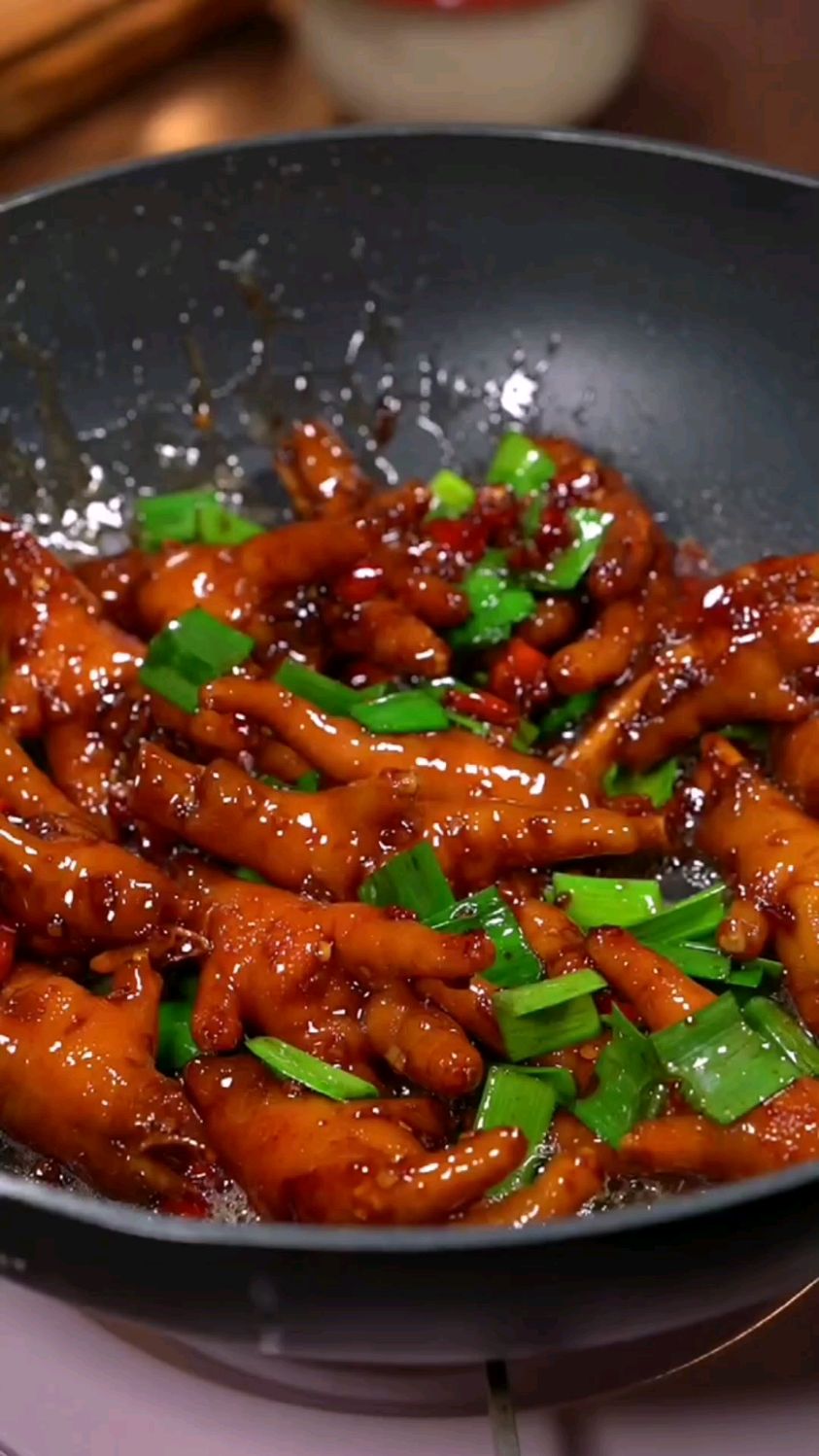 蒜香鸡爪的做法