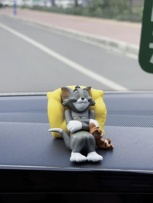 猫和老鼠汤姆杰瑞汽车载摆件车内装饰品可爱书桌面手办玩偶小摆件