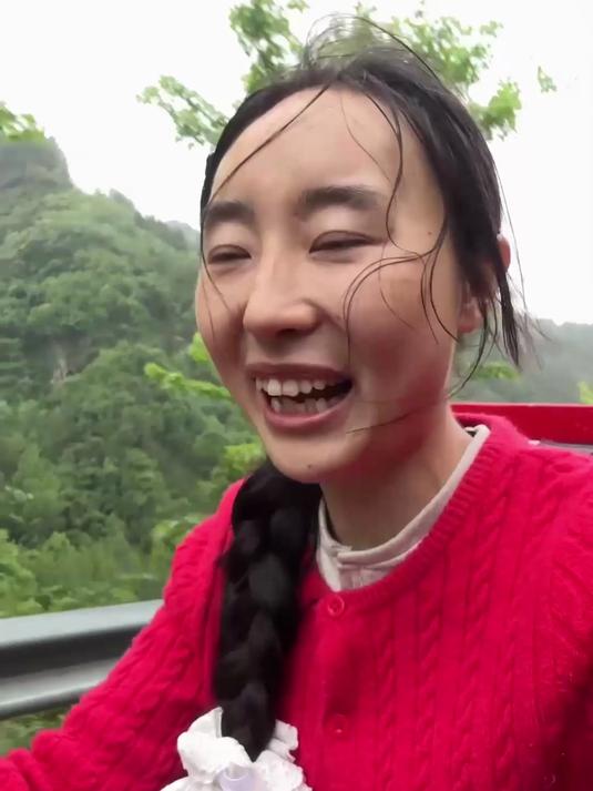 拉一车粑粑去农村卖 一天能挣多少钱,今天还拿了一些软蛋糕
