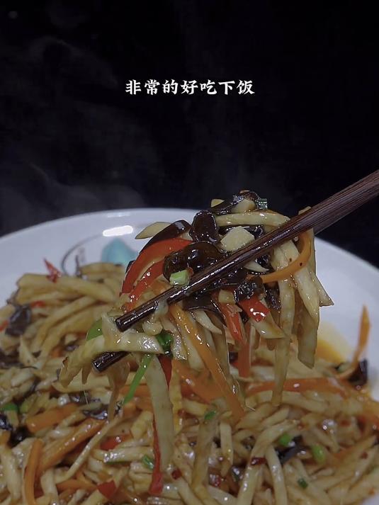 茭白也叫茭笋，是禾本科的一种水生蔬菜，你吃过吗？