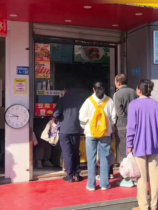 1南京饼小君杂粮煎饼,2个小时记录门店