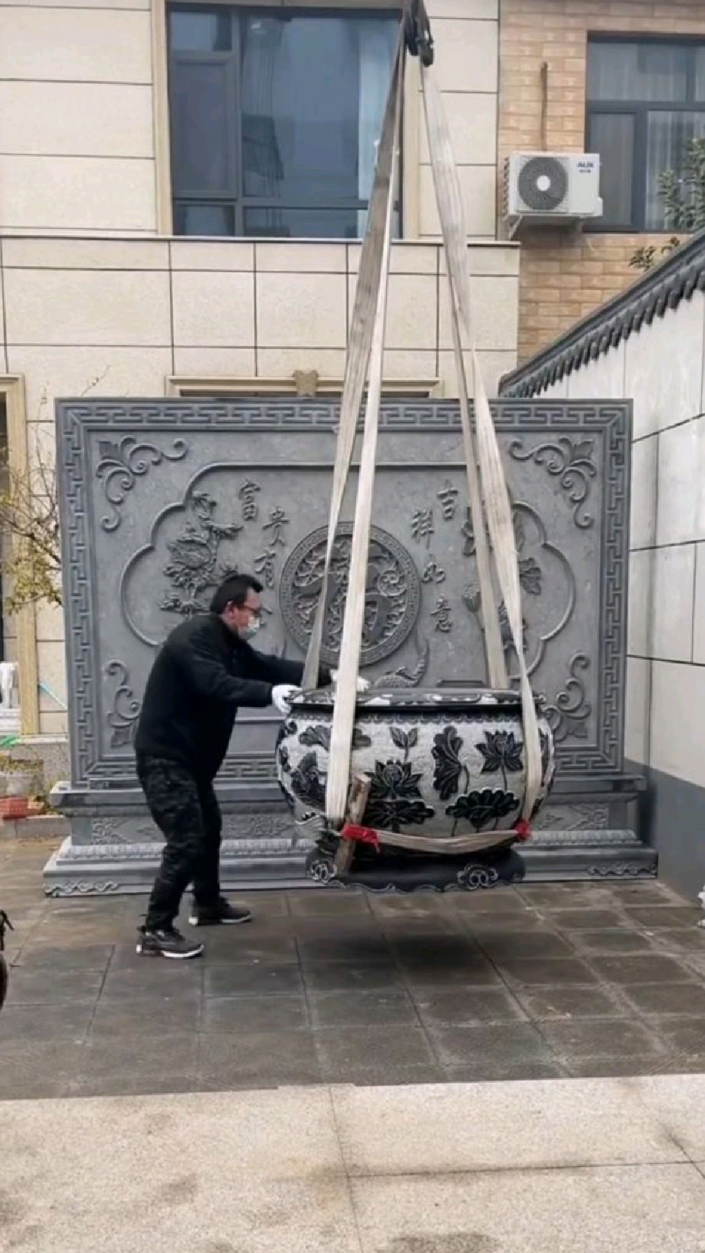 庭院影壁墙鱼缸效果杠杠的