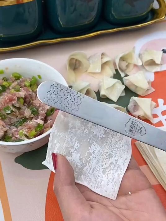 包饺子必备的不锈钢挖馅勺,方便实用