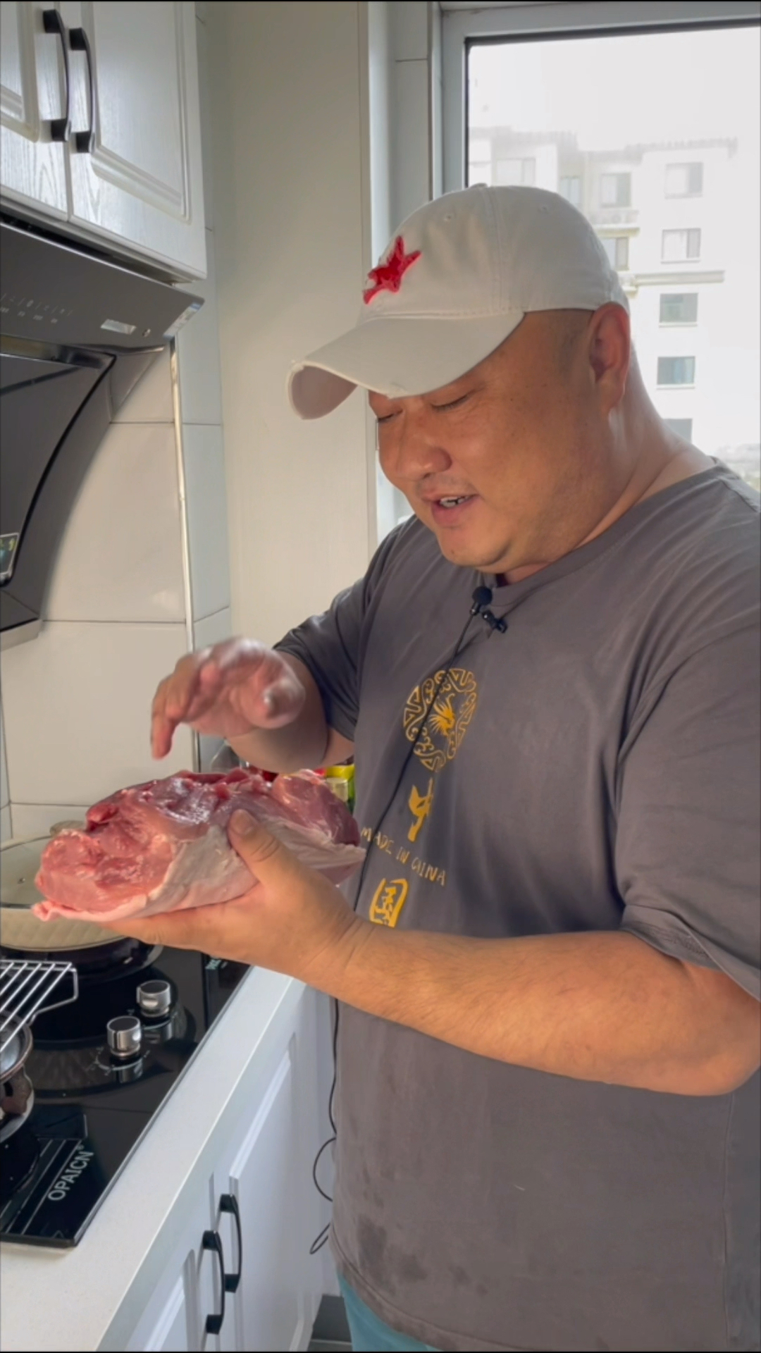 做酱肉绝对是手艺活,今天用三斤猪前腿肉做锅酱肉