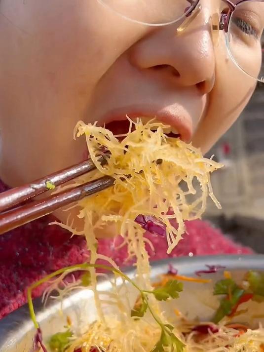 龙须菜凉拌,鲜脆欲滴,清爽口感,消暑解腻两不误