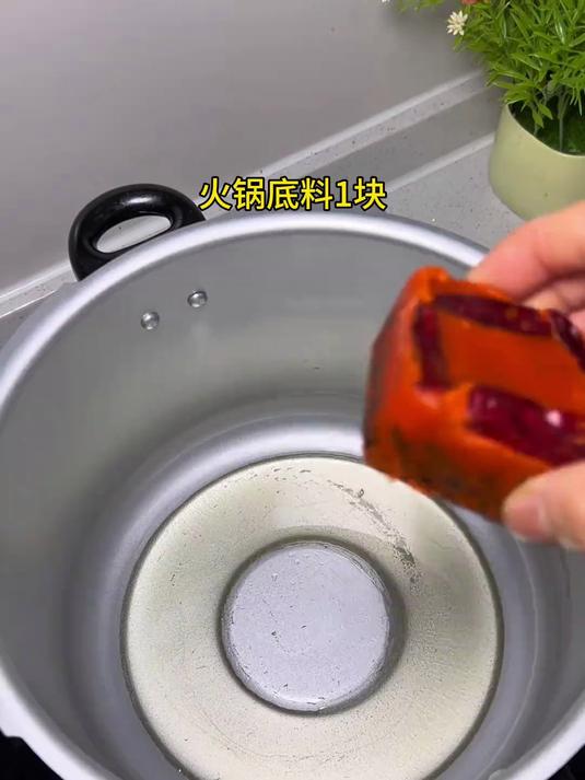 第106集｜坚持不点外卖，自己做饭，今天吃麻辣小龙虾，五一正确的打开方式，吹晚风、喝小酒、