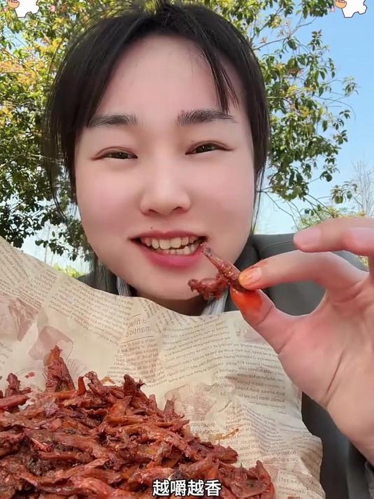 酥香小鱼仔,辣爽开胃,办公室追剧秒光小零食!