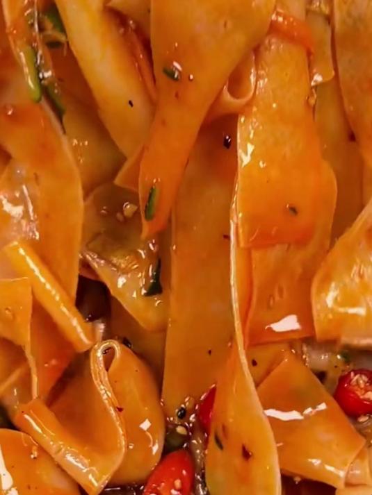 阿宽红油面皮畅享碗桶装宽面皮方便面凉皮消夜速食拌面泡面即食2
