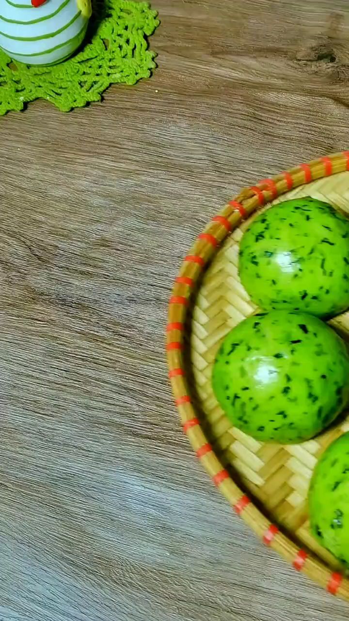 不加一滴水,蒸熟不变色的 菠菜馒头做法