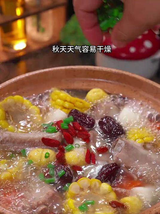 秋天天气容易干燥，试试这道板栗排骨汤