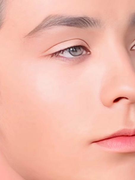 网友经常拿他来和小李子投票对比,你们觉得谁更帅?