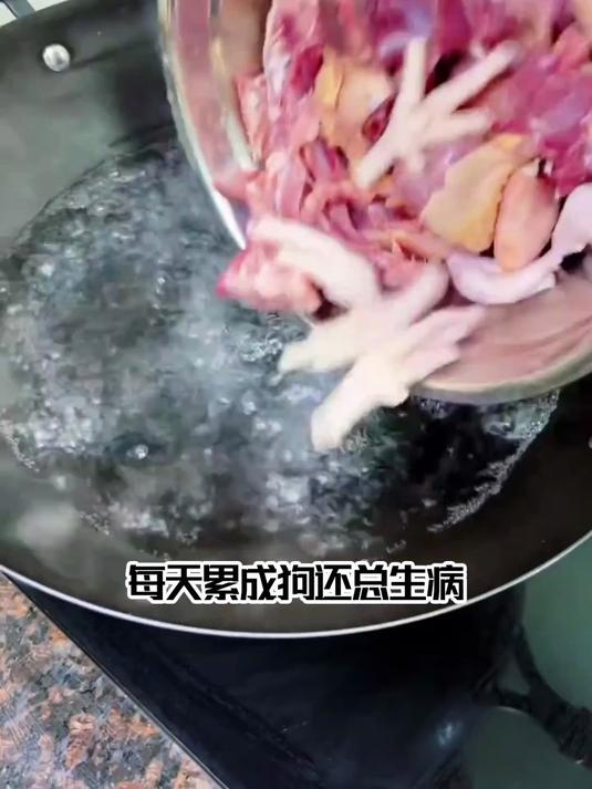 暖身吃法!虫草花老鸭汤 + 桂圆,秋冬暖胃更养生