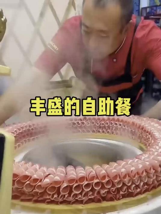 肥牛都是这么大盘,菜品也这么丰盛