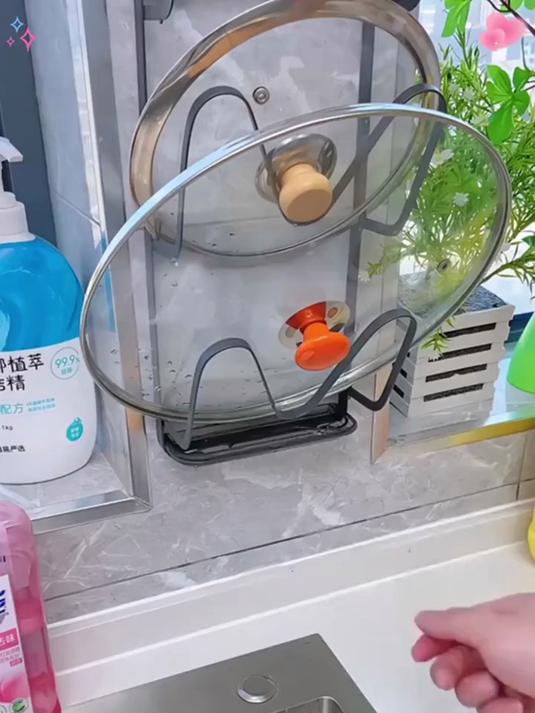 免打孔架子墙上挂,锅盖菜板砧板放,厨房整齐又好拿!