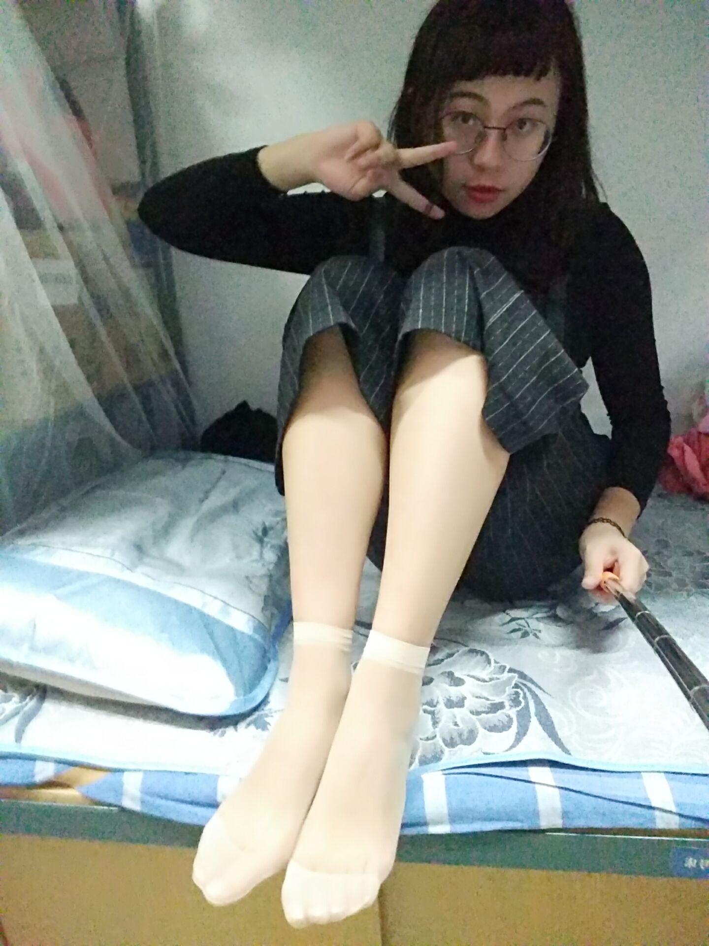 图片[23]-学妹校园寝室短丝系列004期 沈惠玲[63P85M]-六色网