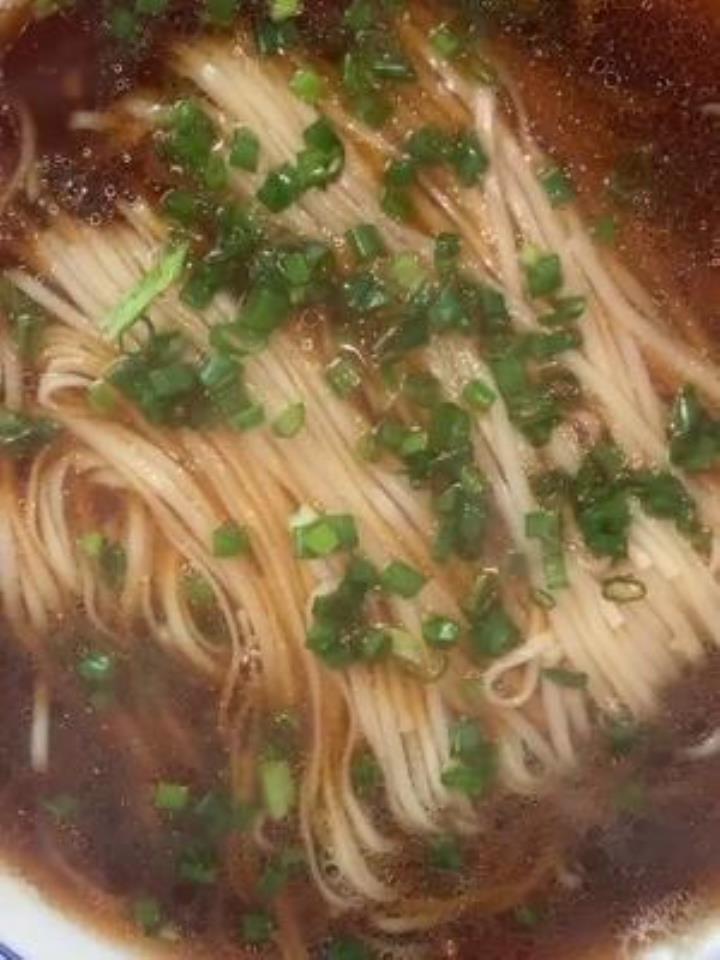 大家早上好,一款老少皆宜,简单易学,好吃不贵的阳春面已做