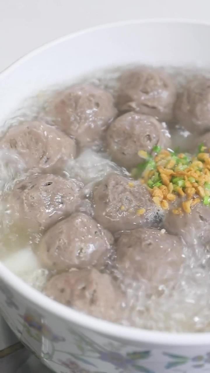 潮汕牛肉丸除了可以涮火锅,还可以打汤喝～我们是这么吃的