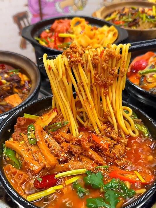 特色砂锅面,五种口味,每个口味各有特色,好吃又实惠,回头客多