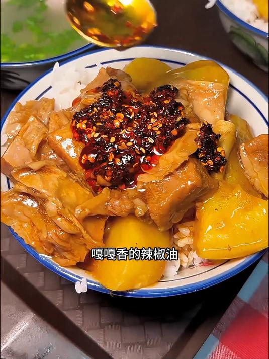 哈尔滨大块牛肉饭