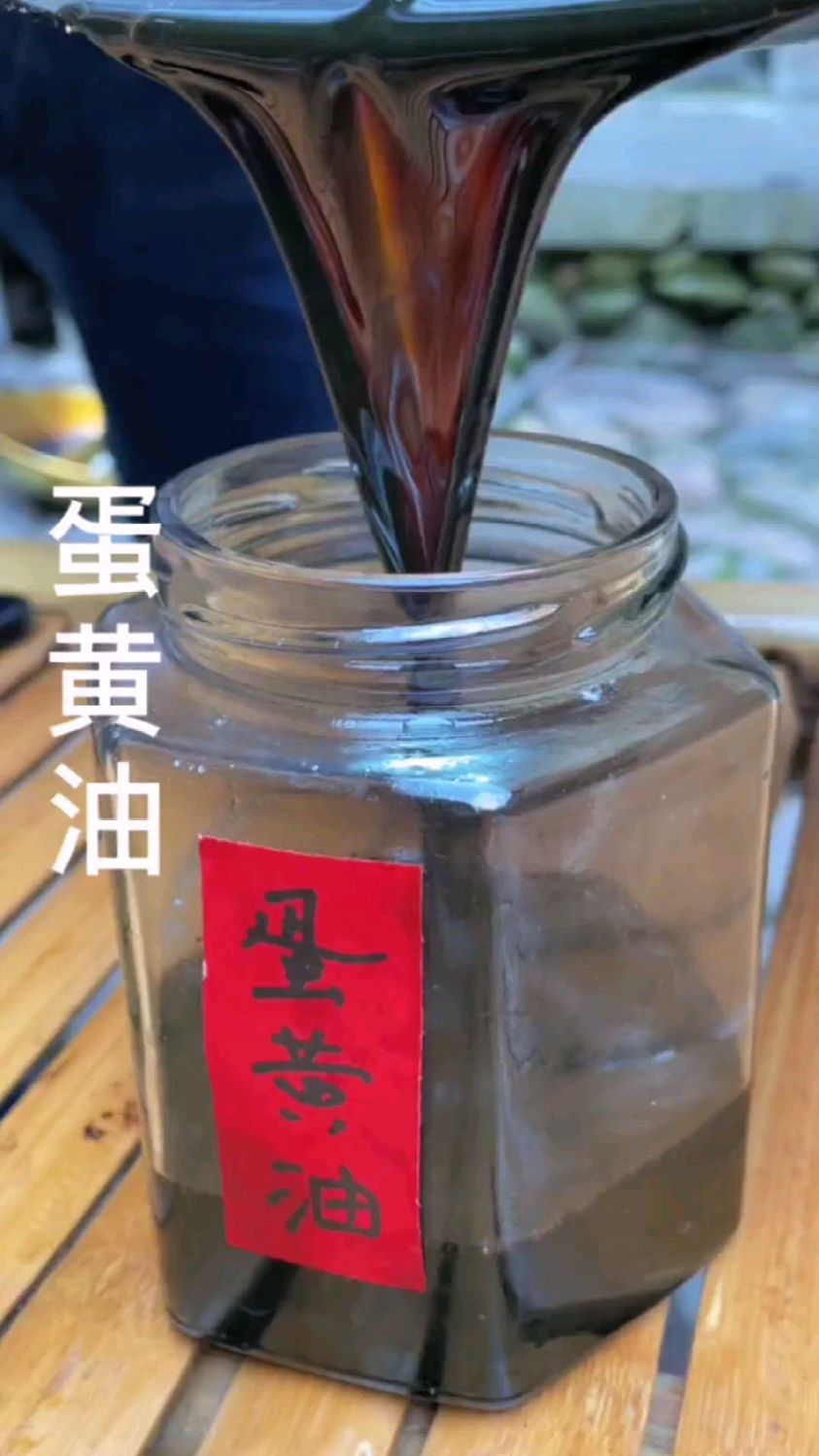 鸡蛋黄的妙用,鸡蛋黄熬油的营养价值你知道吗?