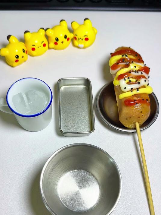 6秒挑战装好饭盒，今天带火鸡面配无骨鸡爪，在来一个烤肠