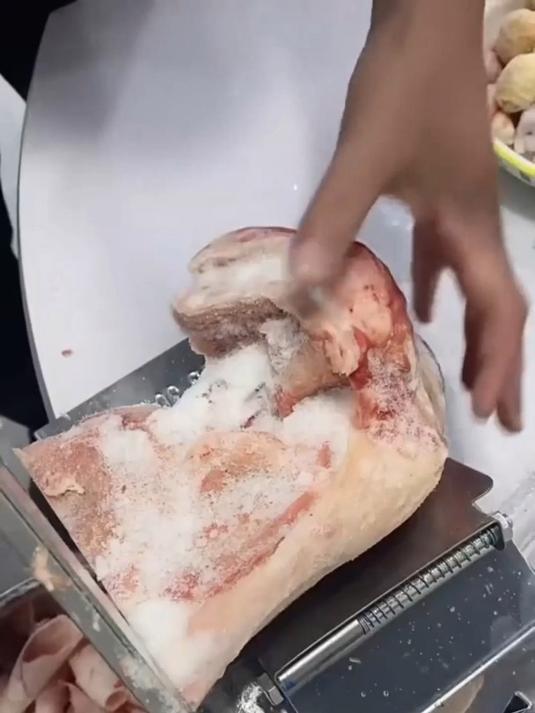 家用切冻肉神器 冻肉再也不需要解冻去切了 机器专门切冻肉