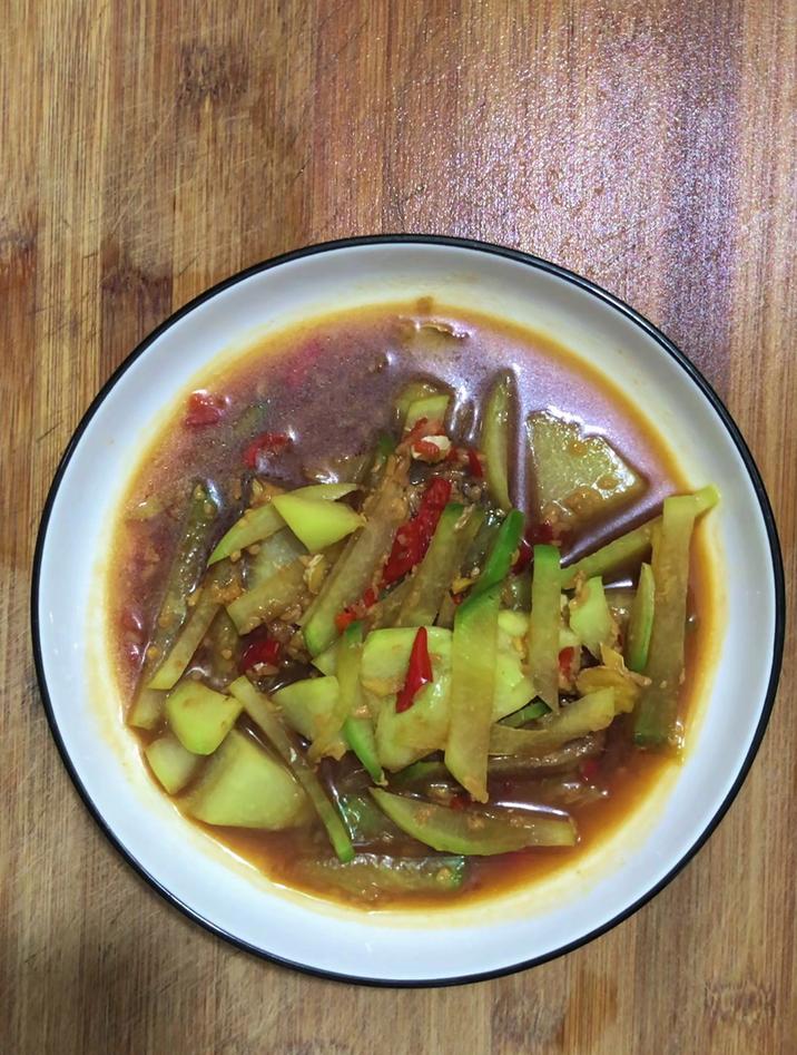 萝卜怎么炒好吃家常做法,分享一道青萝卜炒佛手瓜