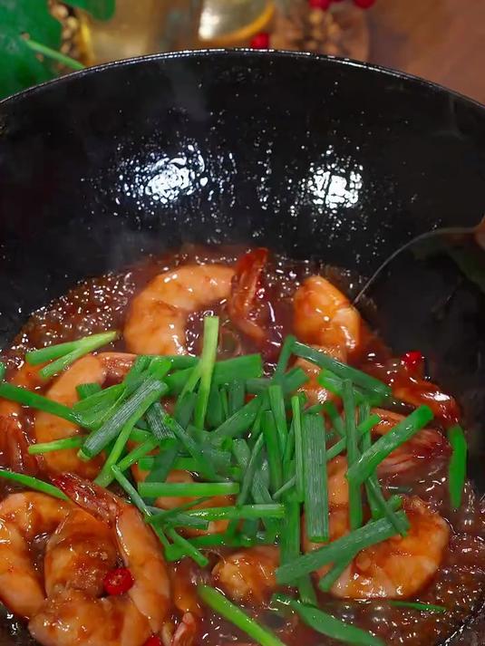 年夜饭给家人安排一道这个油焖大虾