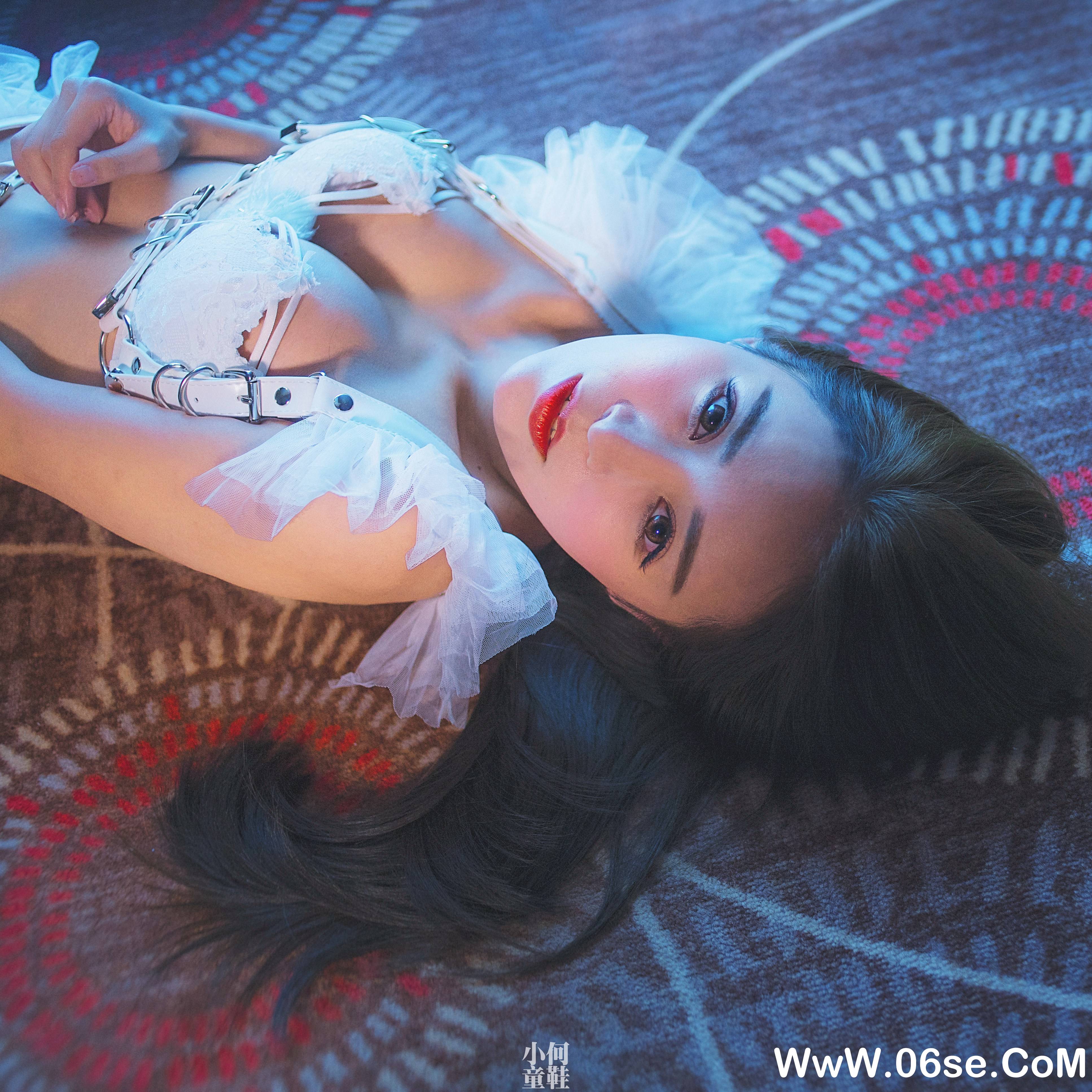 图片[4]-小何同学 – 014 [15P56M]-六色网