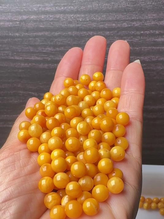 卡6高品鸡油红蜜蜡