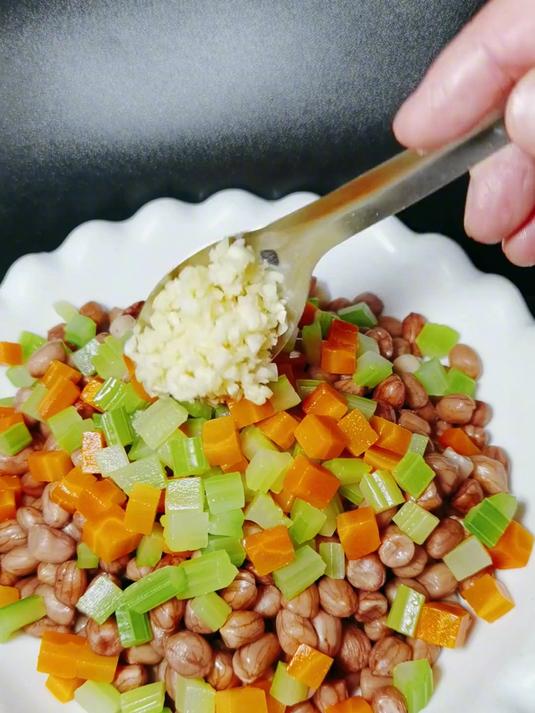 芹菜炝花生你做对了吗